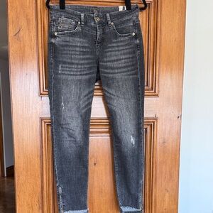 Women's Black Distressed Cropped Jeans